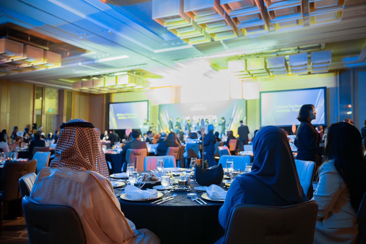 sra7h11's tweet photo. ⭕️ ديوان المظالم يحصد جائزتي المبادرة الرقميةوالتحول الرقمي في GovMedia Awards 2026 بسنغافورة

🔹 الإنجاز يعكس ريادة الديوان في الابتكار وتطوير الخدمات القضائية الرقمية.

🔹 التتويج يكرّم جهود الديوان في رفع كفاءة الخدمات وتحسين تجربة المستفيدين.

🔹 يأتي ضمن مستهدفات منظومة ديوان المظالم 2030 لتعزيز الريادة والابتكار.

https://t.co/cvvOLxuZvE

#ديوان_المظالم #التحول_الرقمي #GovMediaAwards #رؤية_2030