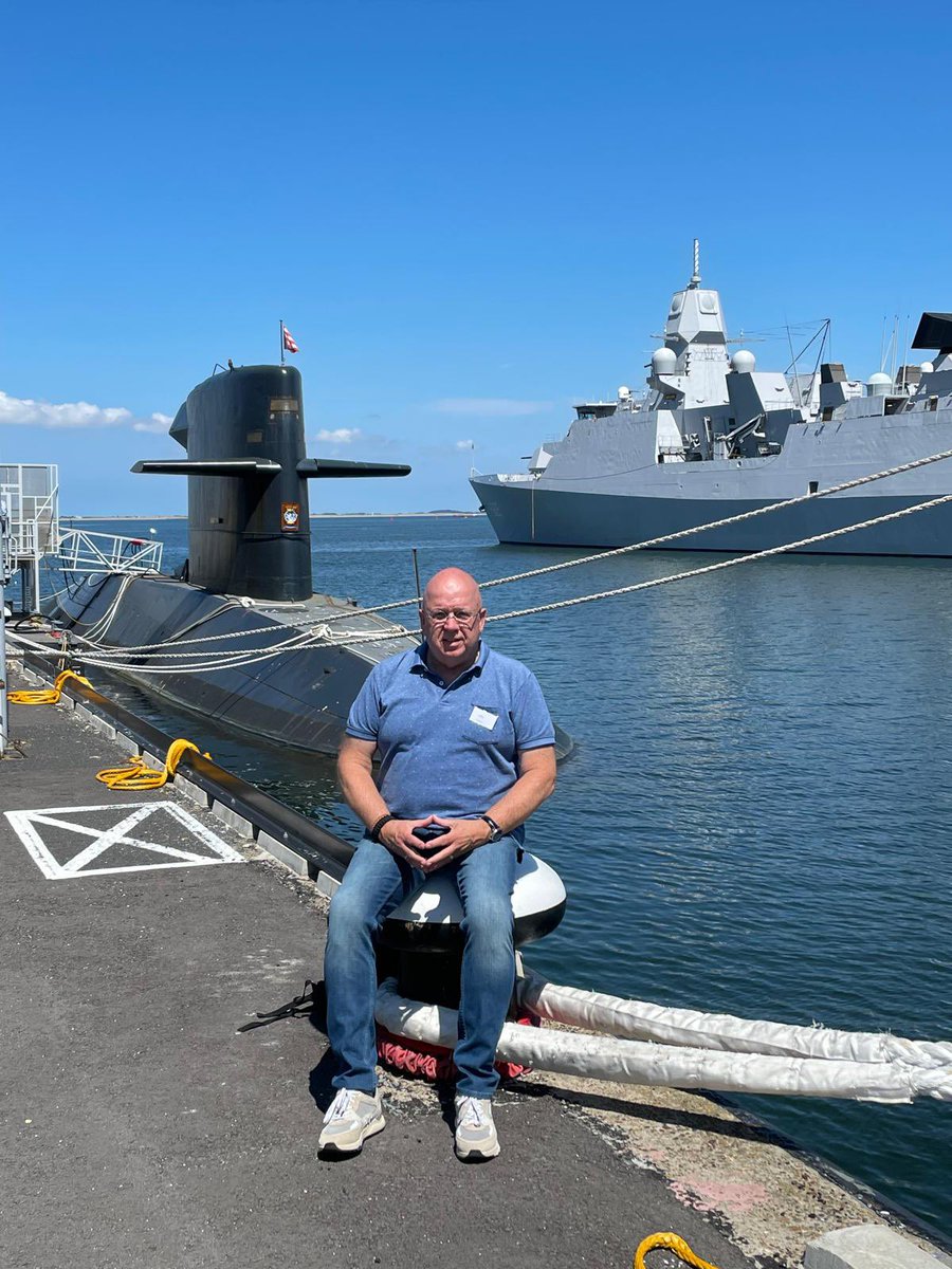 JanTDWS809's tweet photo. Goedemiddag weer een schitterende Reünie 120 jaar Onderzeedienst gehad veel oud collega’s gesproken ⚓️🐬 https://t.co/aGqlFVkOei
