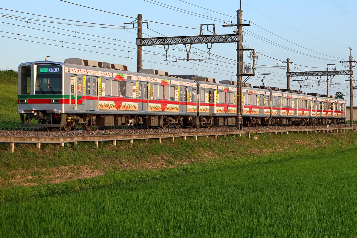 Tkp_95's tweet photo. 2026/07/10
東武100型102F  特急きぬ139号
東武20040型21412F BerryBerryHappy Train https://t.co/VegE1sNICv