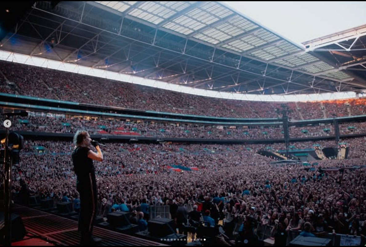 ray_of_sun5hin3's tweet photo. i'm in this photo technically... woah.

📸via MCR's IG! https://t.co/w5dUAmzIxy