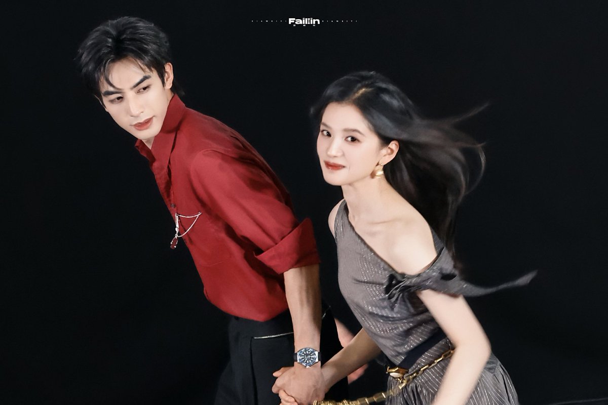 PrincessJINGYI's tweet photo. My favorite pics from yesterday's event 

#ZhangJingyi #SongWeilong #LoveForYou https://t.co/drcDULROm4