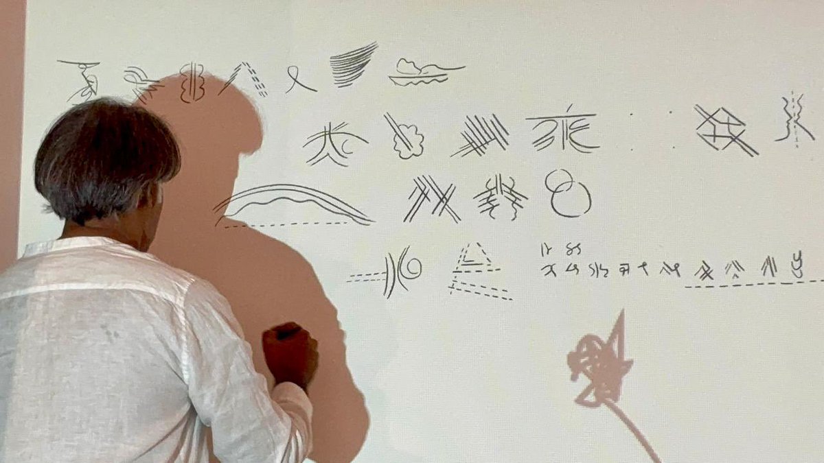 Beardcoded's tweet photo. Scenes from my performance “Drawing in, drawing out” interacting with generative scrawling algorithm. This was part of my solo exhibition “Mind your own” on view till Aug 14 @ Anupa Mehta Contemporary Art Gallery, Mumbai. https://t.co/fy7Za14YJr