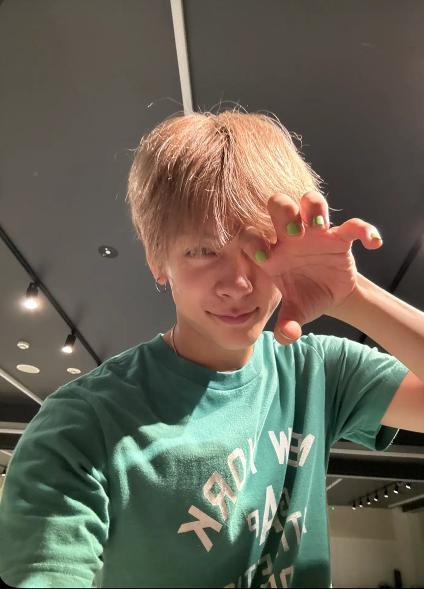 reo_aoen's tweet photo. aoen本日のBeReal📷🐬🦭🐰💖
#aoen #REO #RUKA #KYOSUKE #aoring https://t.co/GszMKHKZu0