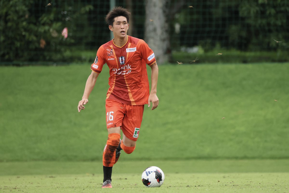 ehime_fc's tweet photo. 📸｜𝟮𝟬𝟮𝟲/𝟮𝟳 𝗣𝗟𝗔𝗬𝗘𝗥𝗦 𝗙𝗜𝗟𝗘
#ehimefc #愛媛FC

#細谷航平 （ほそや こうへい）
﹏﹏﹏﹏﹏﹏﹏﹏﹏

🔢 number｜16
🔻 position｜MF
🎂 birthday｜2001/12/11
👕size｜XL
﹏﹏﹏﹏﹏﹏﹏﹏﹏

ザ・マイペース。
動物に例えるとなまけものと言えるくらいのんびり屋さんです。
構ってもらうことが大好きで、止めなければ永遠におしゃべりしてくれます。

👕ユニフォームの購入はこちらから
https://t.co/oCSsmgHhCy