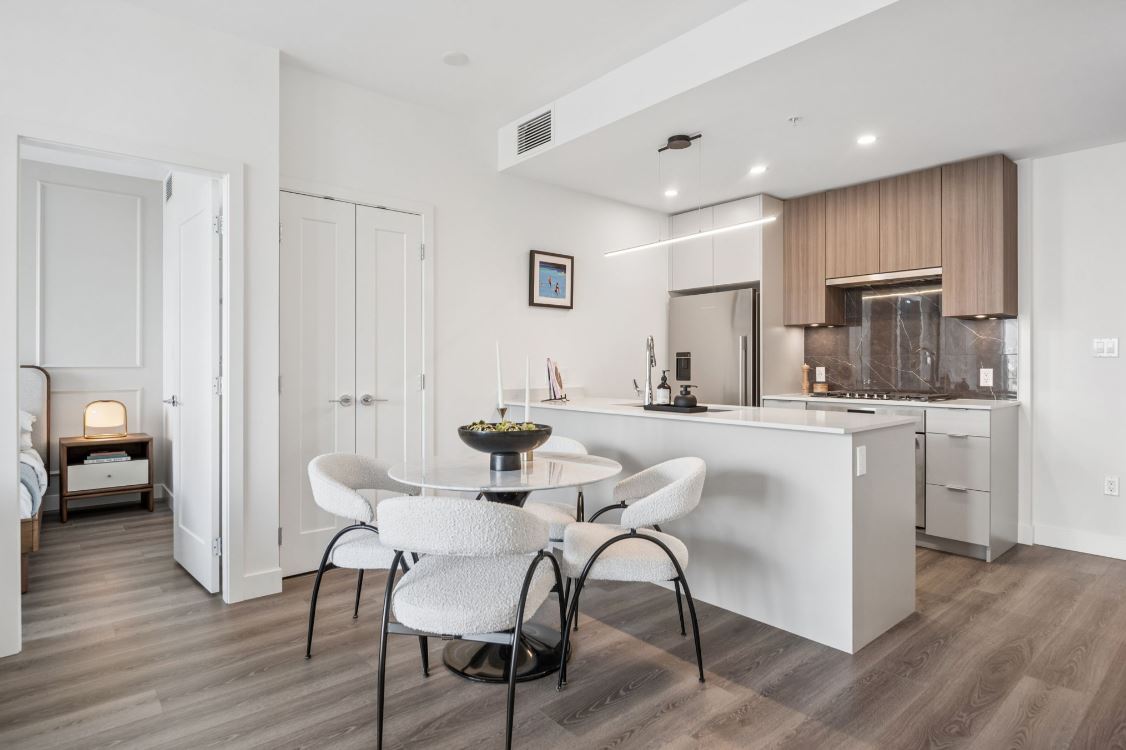 PinnacleINTL's tweet photo. How great do the suites at our latest offer in #Richmond, Milano look!

Interested? Learn More: https://t.co/94qg16pQVJ https://t.co/0S06aWbSm2
