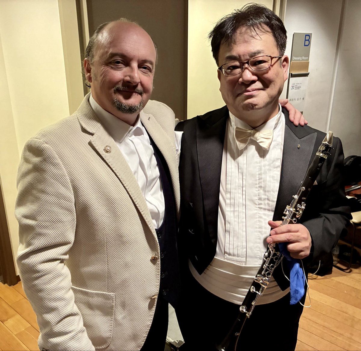 Japanphil's tweet photo. ７月の東京定期１日目終演いたしました。ご来場ありがとうございました。諏訪内晶子さんのアンコールはJ.S.バッハ: 無伴奏ヴァイオリンのためのソナタ第3番　BWV1005より 第3楽章 Largo でした。
プロコフィエフの5番はクラリネットが大活躍。真っ先に伊藤の手を取るマエストロでした。明日は2時から！ https://t.co/IW6PDzGPOW