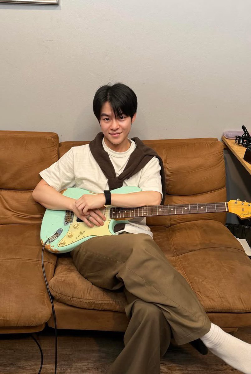 bbm12__'s tweet photo. แก๊งค์พาสเทลหนิ 🎸🎸 
#MARCKRIS  #AAashirakorn https://t.co/tXS269Oiwg