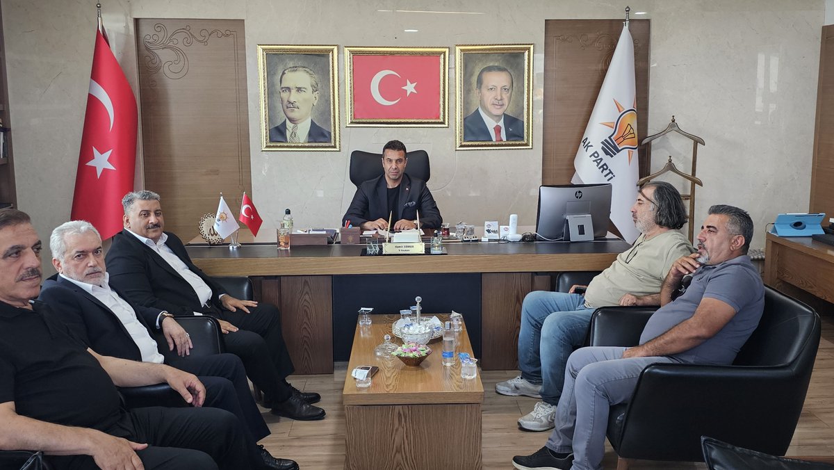 HamitSumer21's tweet photo. 📍AK Parti Diyarbakır İl Başkanlığı

Hayırlı olsun ziyaretinde bulunan önceki dönem İl Başkanımız Sayın Raşit Ocak ve kıymetli heyetine nazik ziyaretleri ve samimi temennileri için gönülden teşekkür ediyorum.

Birlik ve beraberlik içerisinde, ortak akıl ve istişare kültürüyle; Diyarbakır'ımız ve Bismil'imiz için durmadan, yorulmadan çalışmaya devam edeceğiz.

Rabbim muhabbetimizi, kardeşliğimizi ve birliğimizi daim eylesin.

Ji bo serdana pîrozbêjiyê ya Serokê Parêzgeha me yê berê, Birêz Reşit Ocak û heyeta wî ya hêja, ji dil ve spas dikim.

Bi yekîtî û hevgirtinê, bi aqilê hevpar û şêwra hevdu re, em ê ji bo Ameda me û Bismîla me bê rawestan û bê westan xebatê bidomînin.

Xwedê hezkirin, biratiya û yekîtiya me her tim mayînde bike.

@RasitOcak