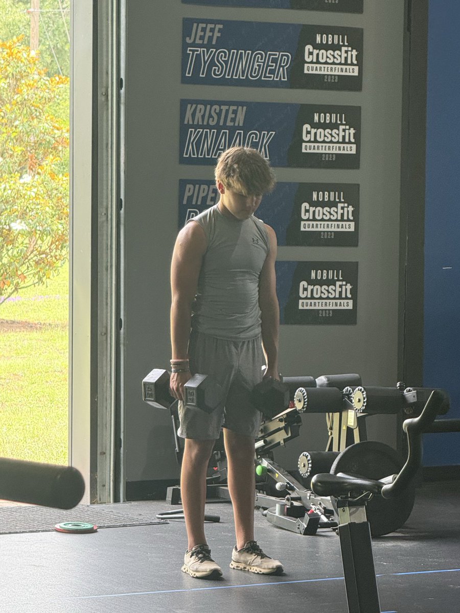 Colton2031's tweet photo. Upper body power + grip strength. 💪🔥
35 lb weighted dips 
Supersets with 45 lb farmer carries and shoulder shrugs.
Get Better Everyday!

#AGTG #ClassOf2031 #WR #TE #FootballRecruit #StrengthTraining #BuiltDifferent #Football #Baseball https://t.co/oLtQQbCFou