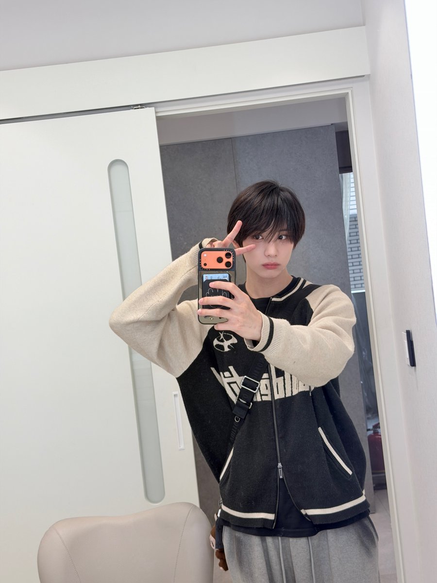 XODIAC_MEMBERS's tweet photo. [#씽] 

🤓

#XODIAC #소디엑 #SING #씽 #シン https://t.co/ItTRmFt5bp