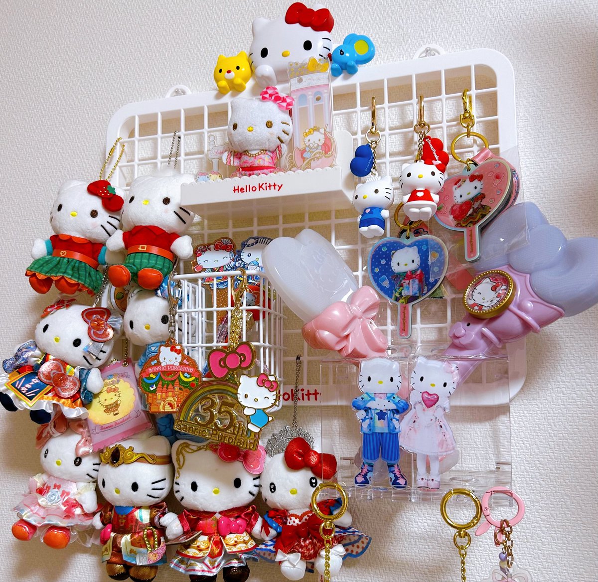 希少　祭りうちわ　はっぴ　ねじり鉢巻き　ハローキティ&ディアダニエル キティちゃんのメッシュパネルが届いたので飾った🎀✨ ピューロの
