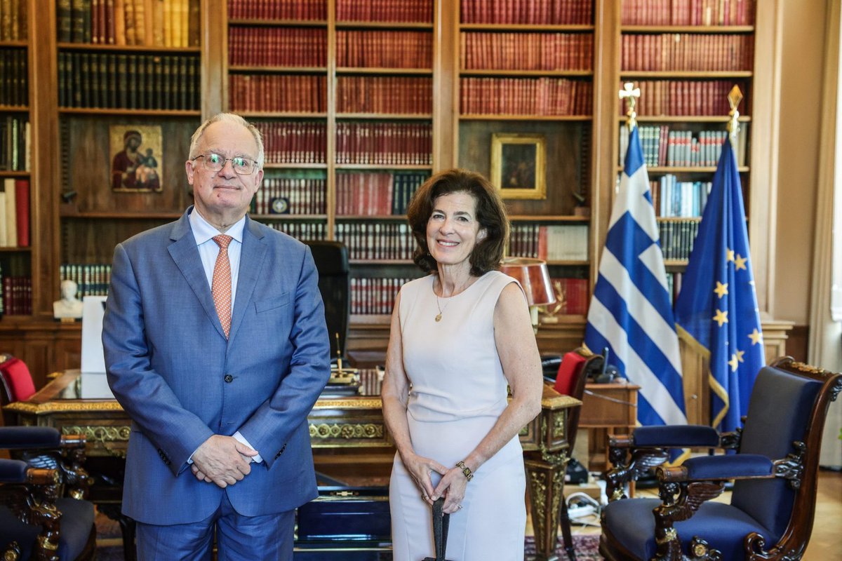 PresidencyGR's tweet photo. Συνάντηση του Προέδρου της Δημοκρατίας Κωνσταντίνου Αν. Τασούλα με την Πρέσβη της Γαλλίας στην Ελλάδα Laurence Auer

https://t.co/7FlVuUYj2s https://t.co/Y0Hxc8hwJq