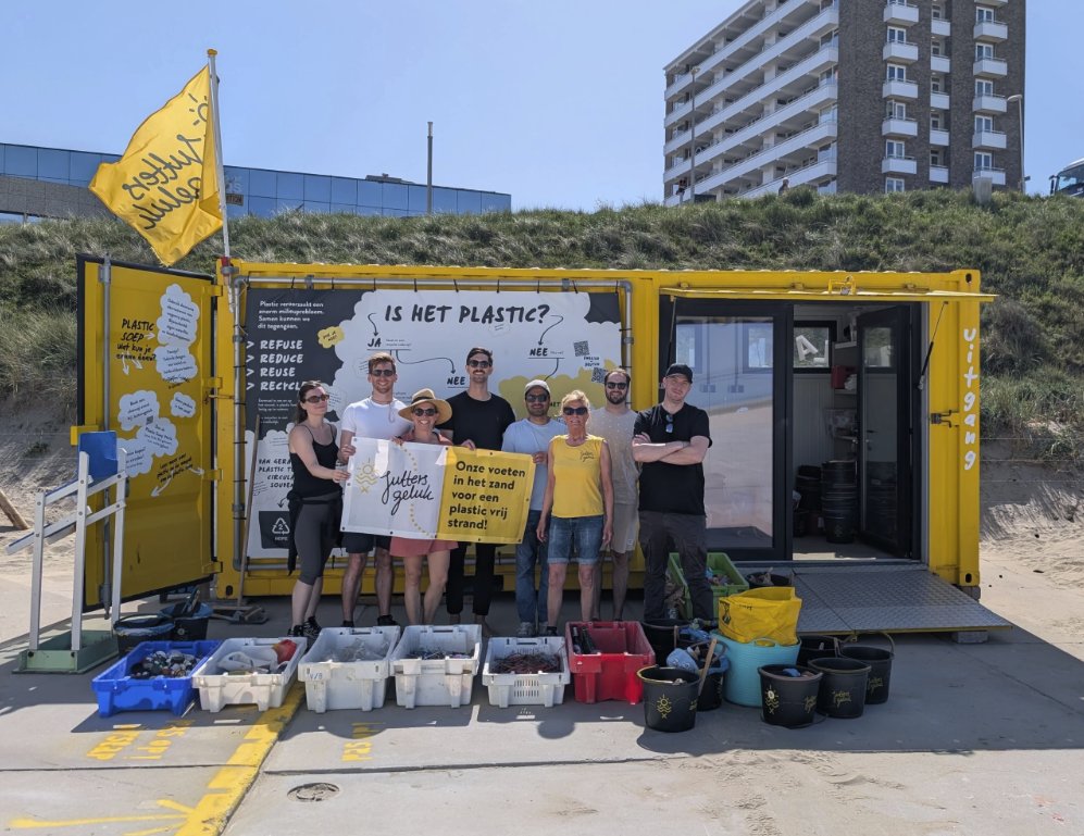 OneTrust's tweet photo. It’s inspiring to see OneClub bring our culture to life in meaningful ways across our global offices.
What makes OneClub special is that it creates space for employees to connect, celebrate, and give back together.
#LifeatOneTrust #OneTeamOneTrust https://t.co/cwXNOVxCXQ