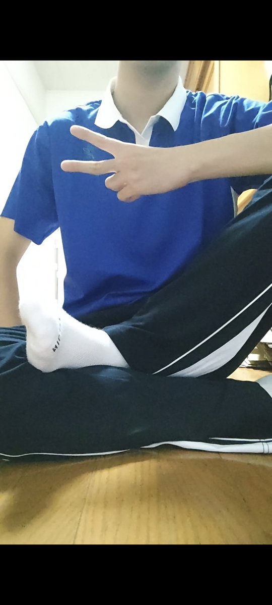 HeHeSheep3124's tweet photo. #深圳校服 直男一辈子想不出来的拍照方式 https://t.co/44dyaCGMkl
