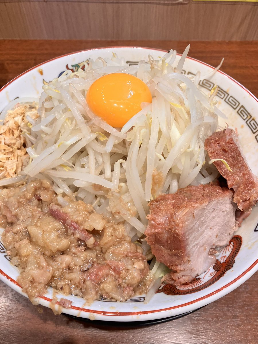 am1xxd's tweet photo. ぱちんこか二郎くってる https://t.co/OsQ48w7Szg