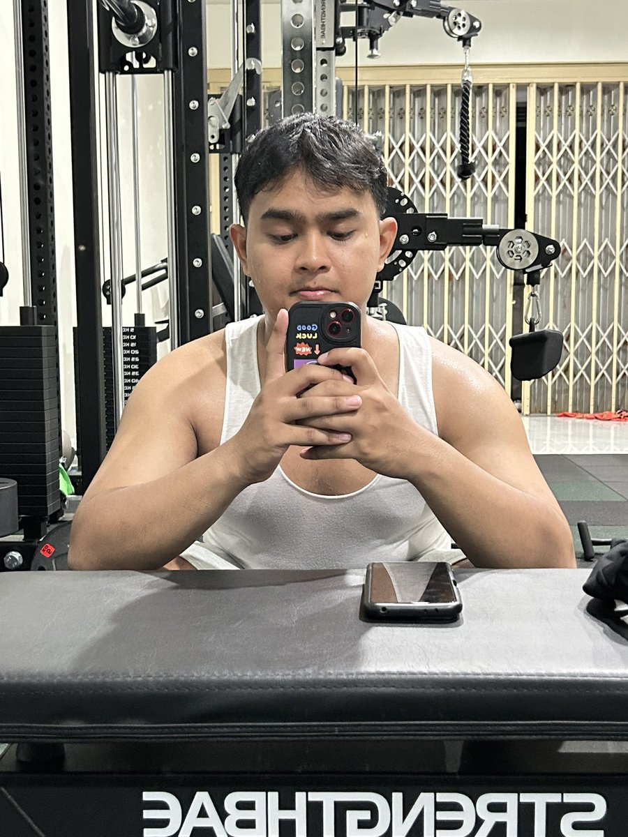 XXXXLorXLLLL's tweet photo. Gym dummmmppppp todayyyy🤤🌰 https://t.co/qtrV9ojSE7
