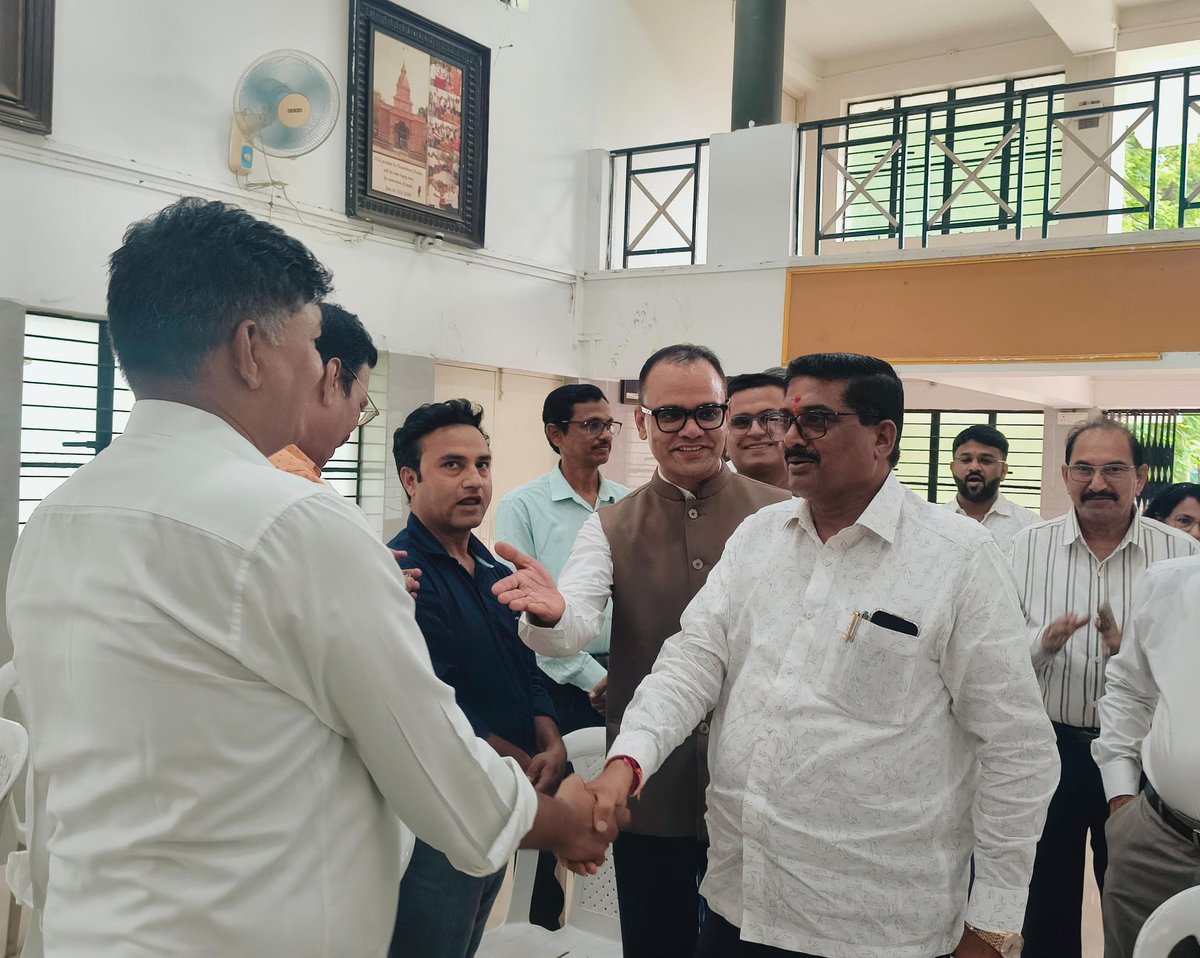 SVKohale's tweet photo. यावेळी इंडियन मेडिकल असोसिएशन, सावनेरच्या अध्यक्षा डॉ.स्मिता भुडे मॅडम, डॉ.विजयजी धोटे सर, डॉ.छत्रपती मानापुरे सर, वैद्यकीय आघाडी सावनेर तालुका अध्यक्ष तथा नोंदणी प्रमुख श्री.राहुलजी दाते, सह प्रमुख श्री.पांडव सर, नगरसेवक  वैद्यकीय आघाडी मधील डॉक्टर उपस्थित होते. https://t.co/ixDrJ2hbSK