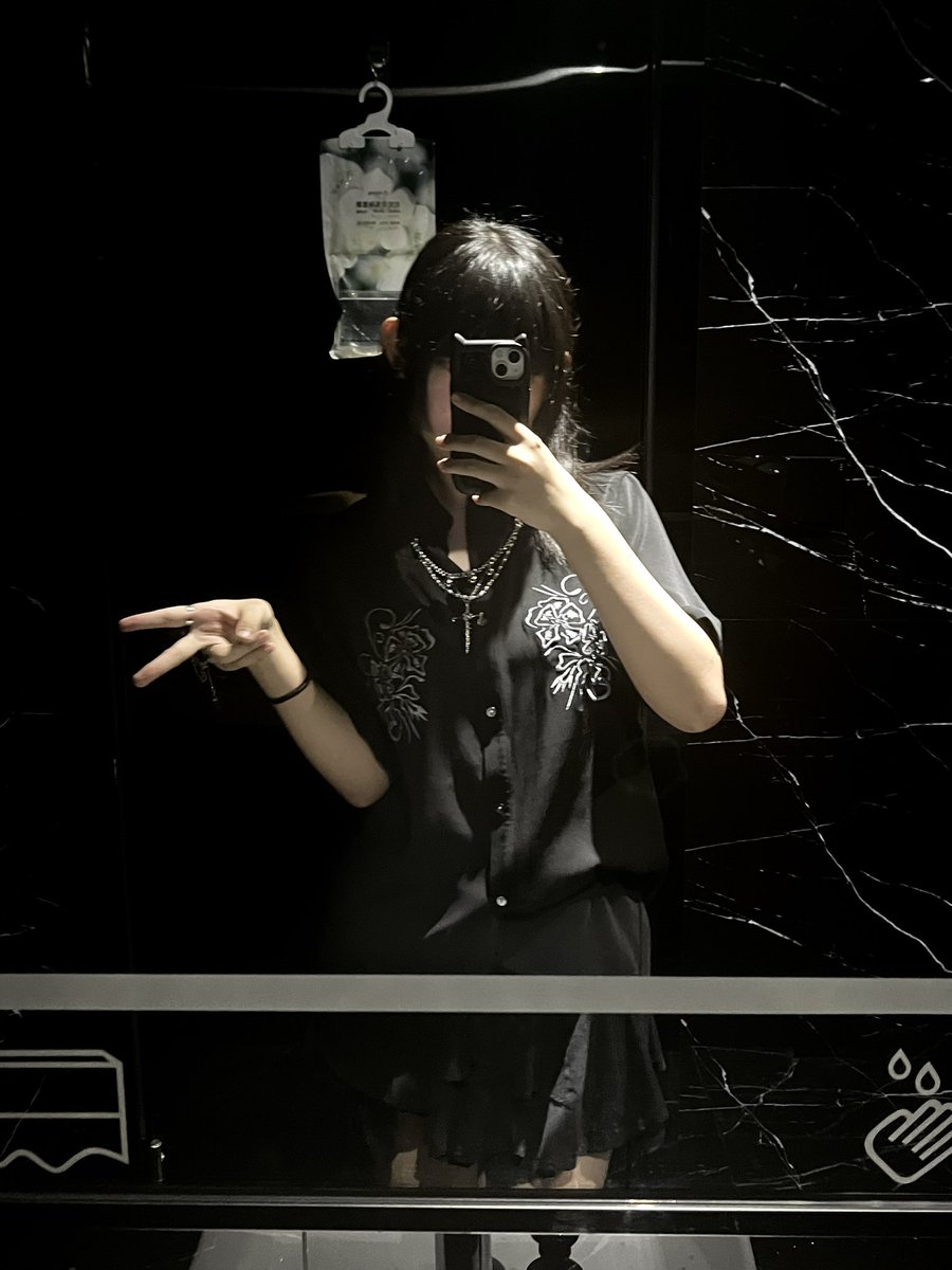 SereinMichstaBe's tweet photo. 黒が好き https://t.co/1XvrrMNYZi