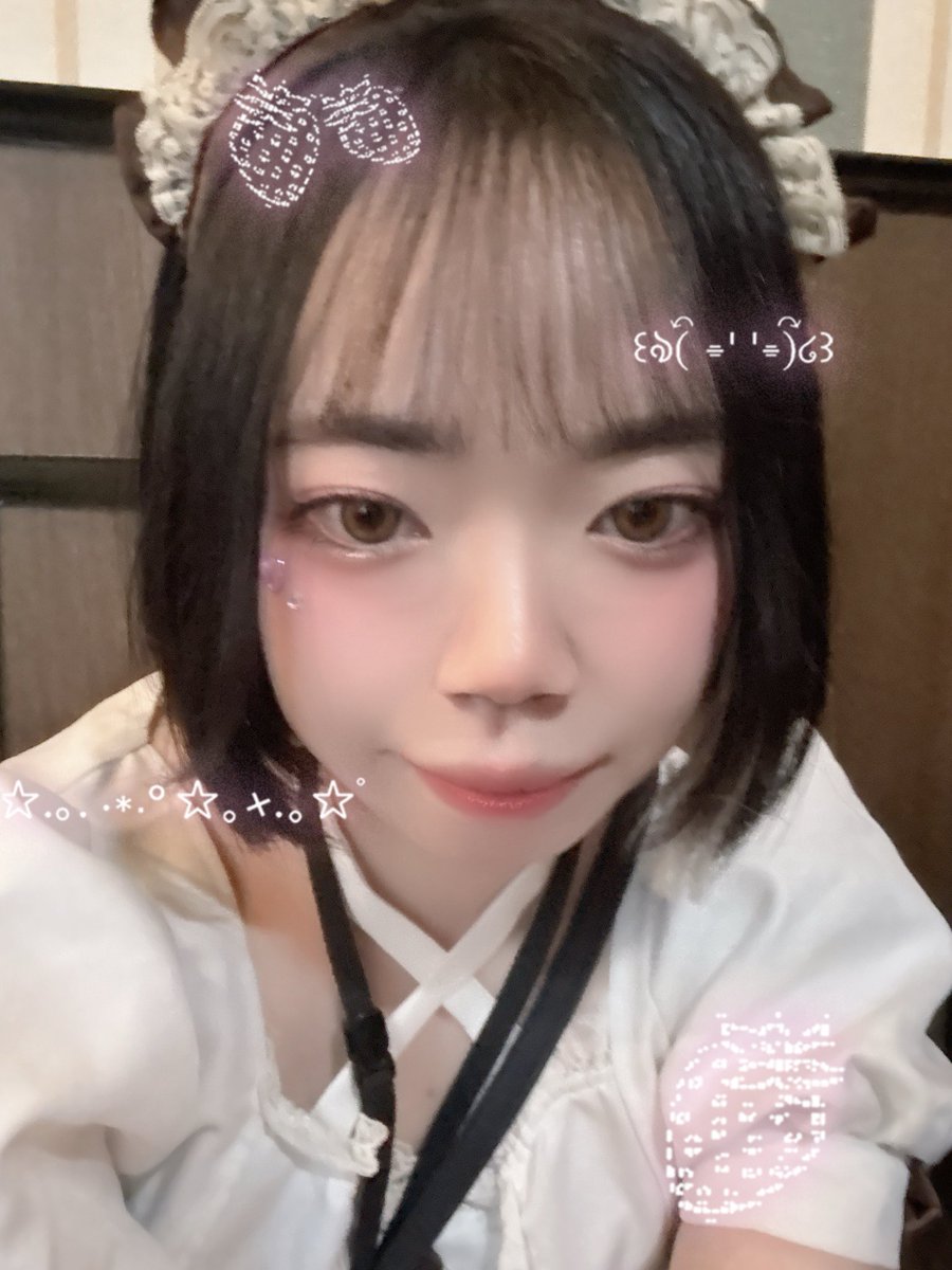rin_roychoco's tweet photo. しゅしゅ🩵🫧
今日もお待ちしております🐸☔️
お酒いっぱい飲みたいそんな気分🍻💞 https://t.co/xbrTADM5D4
