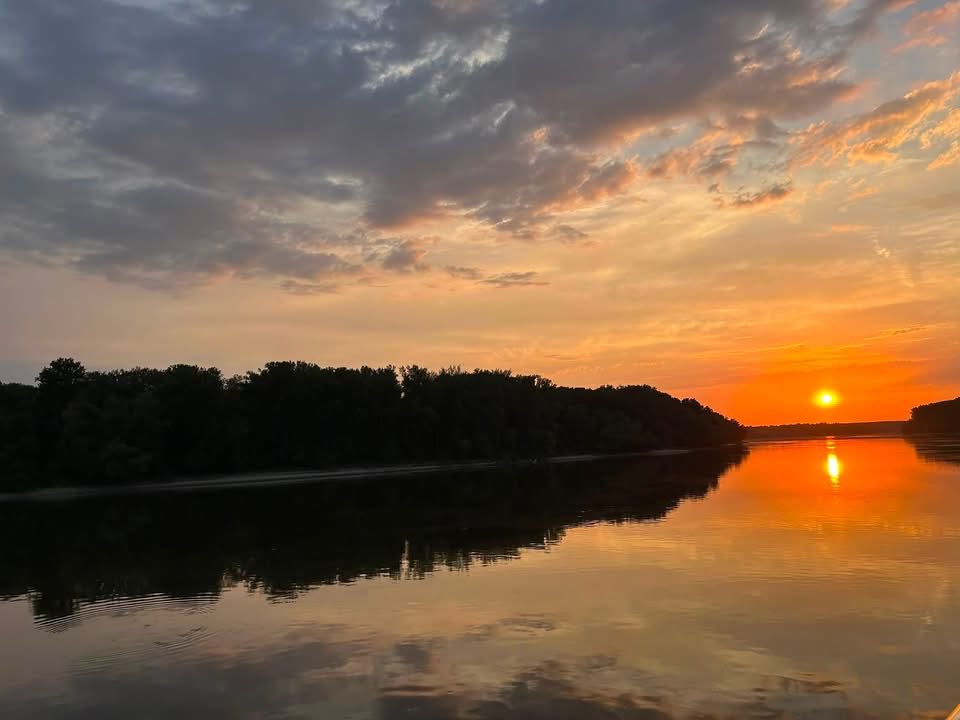 goldinlisa's tweet photo. The world’s my oyster 🫶🏼

📍Somewhere down the Danube #vivacruises 

📸 Vienna, Budapest, Croatia, Serbia, Romania, Bulgaria, [Almost to] Black Sea 🛳️

How beautiful is it that my career embraces all of this?! 😍

#singerpianist #europe #songwriter https://t.co/XLfsUtNGFH