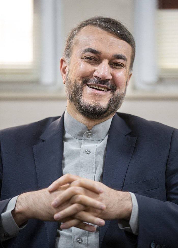 a_h747's tweet photo. فَرق است بین امیر عبداللهیان ها، 
 و عراقچی ها... https://t.co/pWHBeOxfiR