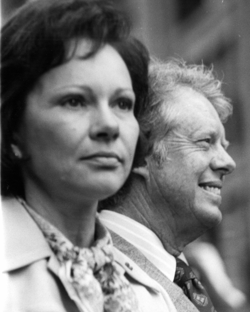 CarterLibrary's tweet photo. On 07/10/1976, Jimmy, Rosalynn, and Amy Carter landed in New York City for the Democratic National Convention a couple of days early for rallies, meetings, and press. Lisa Barlow's 07/10/1976 photographs and schedule from our collection. #Carter50 https://t.co/33R2HPilAe