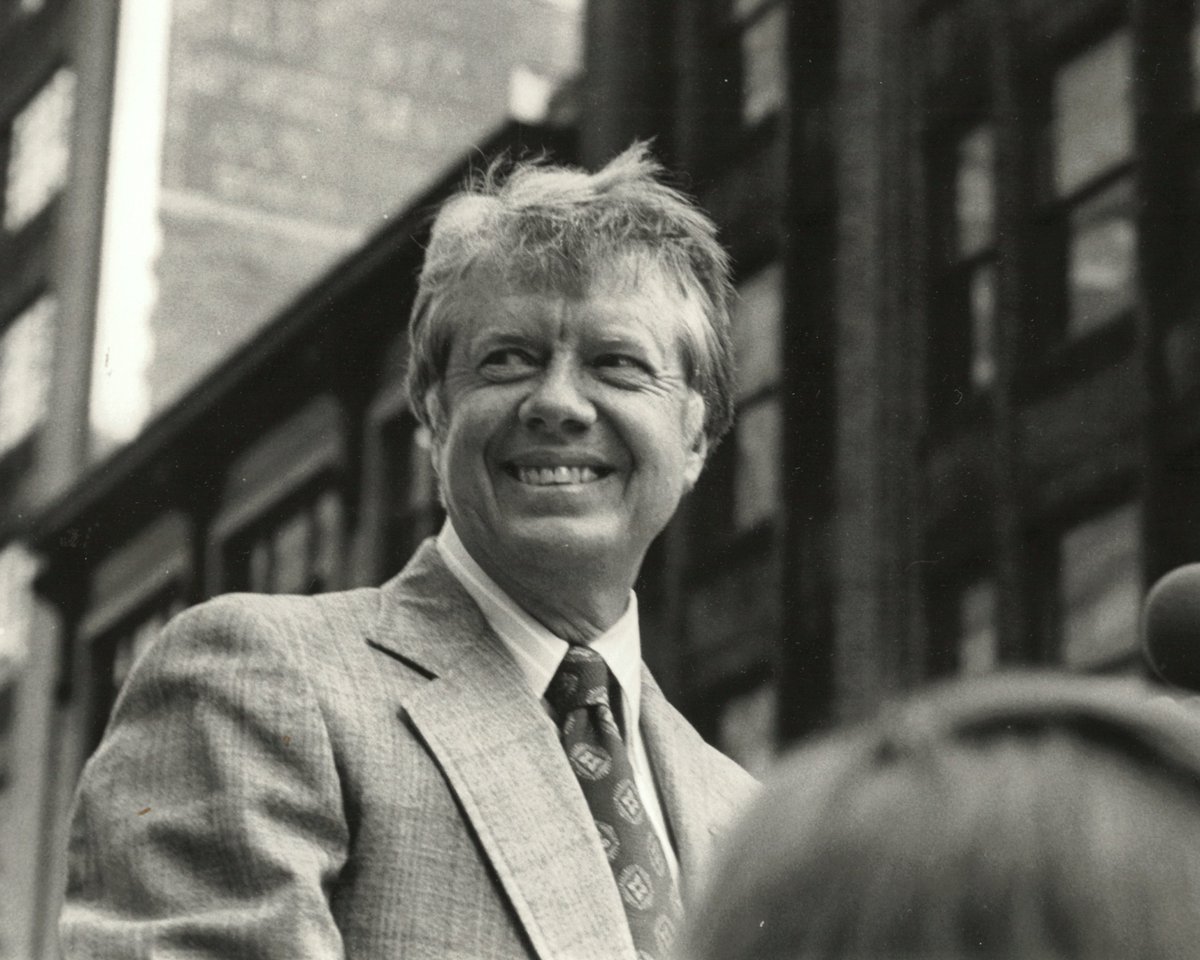 CarterLibrary's tweet photo. On 07/10/1976, Jimmy, Rosalynn, and Amy Carter landed in New York City for the Democratic National Convention a couple of days early for rallies, meetings, and press. Lisa Barlow's 07/10/1976 photographs and schedule from our collection. #Carter50 https://t.co/33R2HPilAe