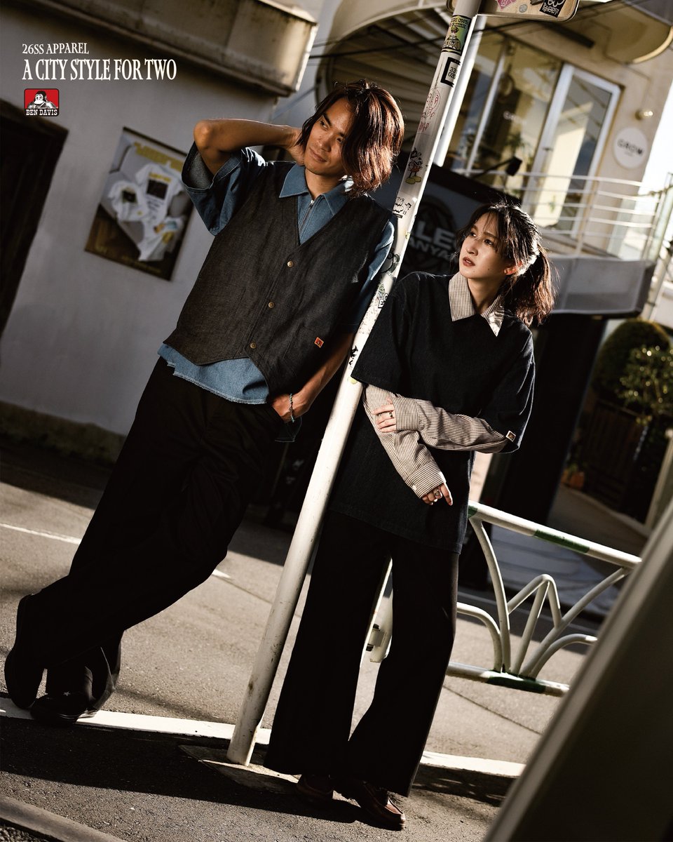 BendavisJp's tweet photo. 26SS
STYLE GUIDE vol.004
"A CITY STYLE FOR TWO/ DAY 1"

デニム生地の爽やかさがブラックパンツでより際立つ
キレイめに整えて繰り出す街歩きはいつもよりさらにいい気分 #BENDAVIS #ベンデイビス https://t.co/41BpxA7EO0