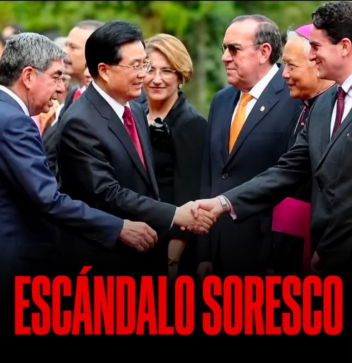 OraculodeCR's tweet photo. ❌Los Arias deben rendirle cuentas al país La historia de la Refinería China debería permanecer grabada en la memoria nacional, no como un simple proyecto fallido, sino como un recordatorio permanente de lo que ocurre cuando la corrupción juega con el dinero de los costarricenses.

Se “perdieron” millones de dólares y el país no recibió una sola gota de combustible refinado. Lo único que quedó fueron estudios inservibles , años de litigios, gastos administrativos y una enorme factura pagada por quienes nunca participaron en esas decisiones: los ciudadanos.

Cuando un proyecto multimillonario termina en un fracaso de semejante magnitud, la ciudadanía tiene el derecho de preguntarse :

¿Fue únicamente una cadena de errores técnicos y administrativos? ¿Hubo negligencia grave? ¿Se ignoraron advertencias? ¿Se favorecieron intereses particulares por encima del interés público? Esas preguntas no pueden despacharse con un simple “las cosas salieron mal”.

Nuevamente nos robaron miles de millones y la Contraloría actuó cuando los hechos ya estaban consumados. 

La magnitud de las pérdidas exige algo más que disculpas: exige verdad, rendición de cuentas y responsabilidad. Algo que nunca sucederá. 

Los costarricenses jamás olvidaremos a los responsables esta y otras  grandes estafas,  ni a quienes las permitieron.