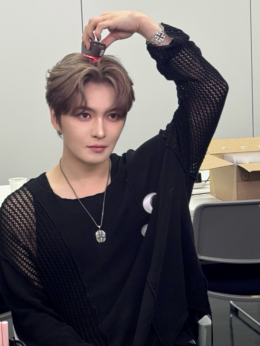 furufuruold88's tweet photo. 【ジェジュン Instagram】
最近愛用している電気ブラシ☺️
7/12大阪と8/2横浜公演の会場でチェックできるって！
抽選でサインチェキも当たるよ

頭皮ケアも顔のケアも、これひとつでできるのがいいね
一日の終わりにリフレッシュしたい人、ぜひチェックしてみてね✨
俺は絶対ハゲない！🥹

@ scalpdbeaute
#PR #JAEJOONGとボーテ
https://t.co/6egcKCsKHy
https://t.co/nnR2UvtUAC

https://t.co/FuWqefQUBT
https://t.co/hZroLsF8oB
https://t.co/TgOkM89ll2
#김재중
#KIMJAEJOONG
#ジェジュン