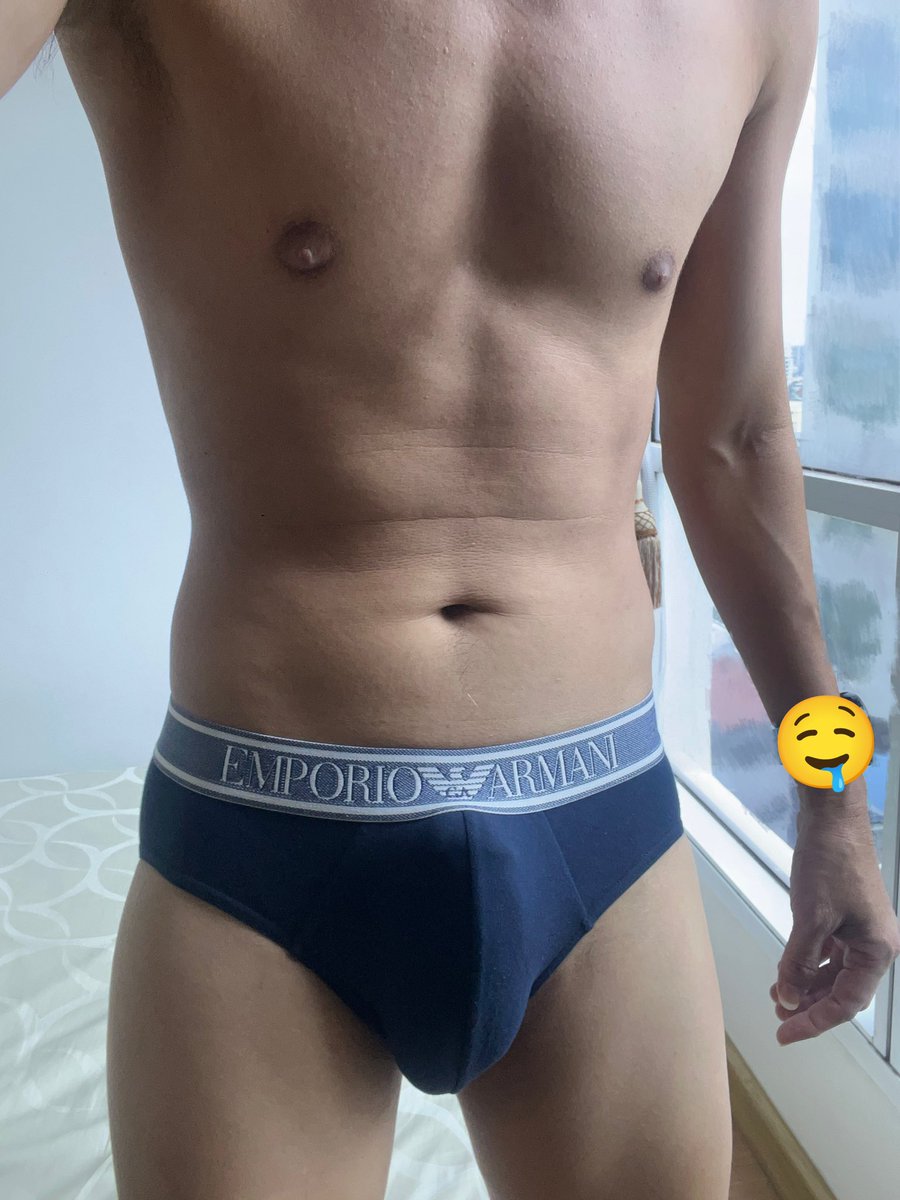 NakedNoSex's tweet photo. ศุกร์สีกรม อมๆๆ 🤭🤭

#EmporioArmaniUnderwear https://t.co/QRACRP9jcT