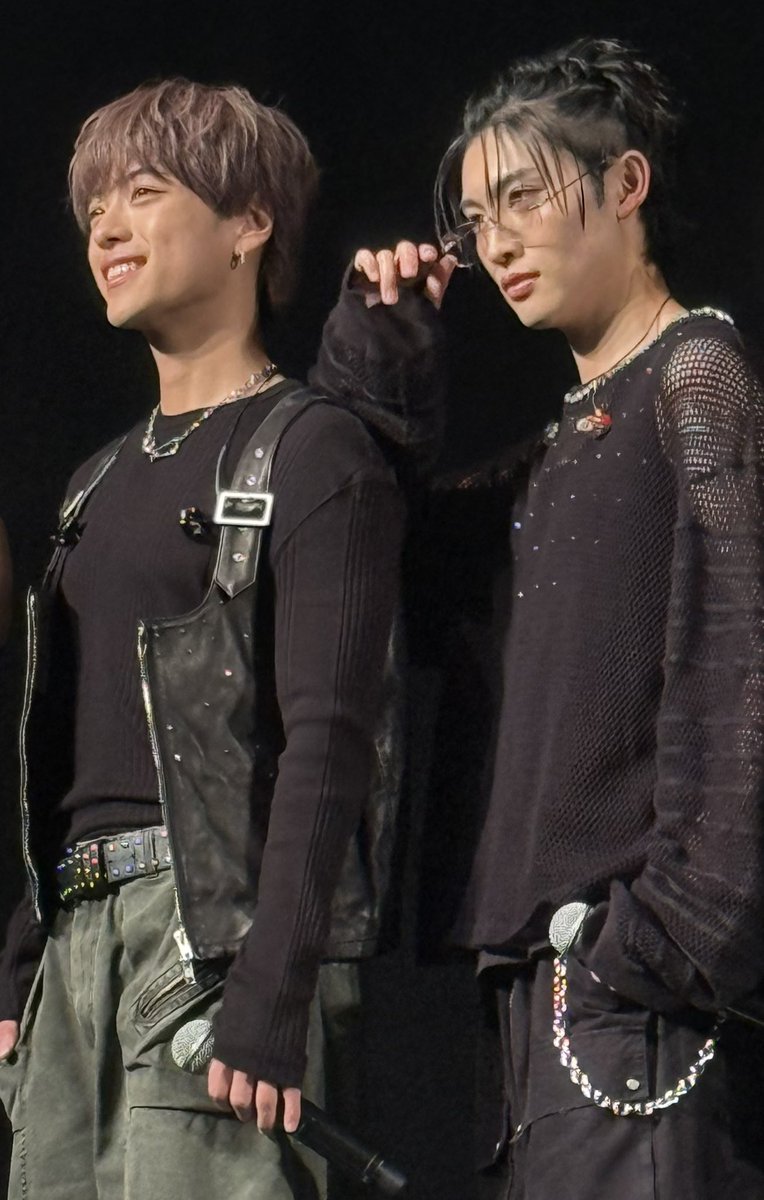 chibiichaco's tweet photo. デジタルシングル「THE TIMES」
配信記念記者会見
この角度もかっこいい
あつじょう❤️‍🔥💚
#GENIC
#GENIC_TIMES #THETIMES
#増子敦貴
#西澤呈 https://t.co/FiOvLFTKRi