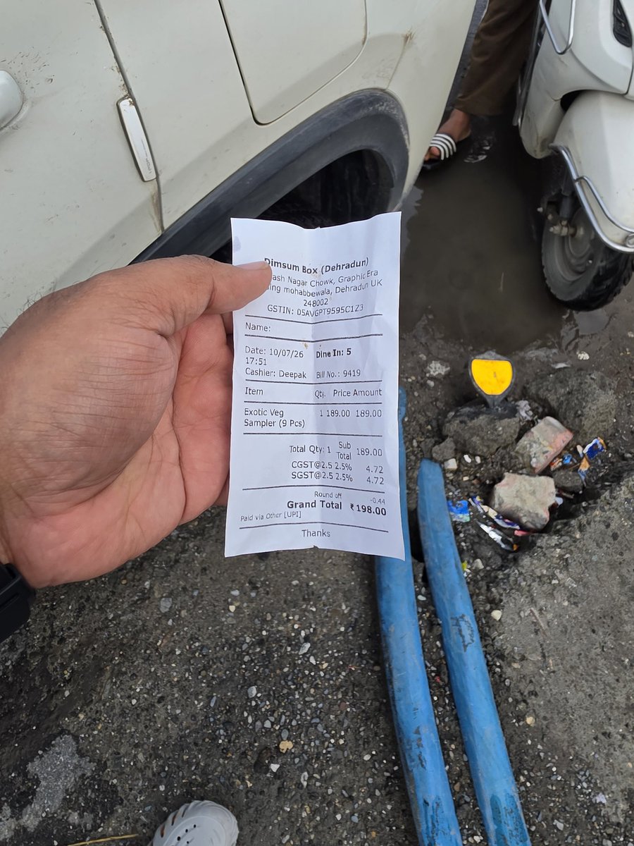 try4achange's tweet photo. @fssaiindia @dmdehradun @DehradunPolice Dimsum Box opp Subhash Nagar in DDN serving non veg to veg customers. Not following fssai guidelines anywhere. Using same utensil for both veg &amp; non-veg

#dehradoon #uttrakhand #dehradunexpressway #fssai #dimsumbox #trendingreel #trending https://t.co/A7sI80AfOG