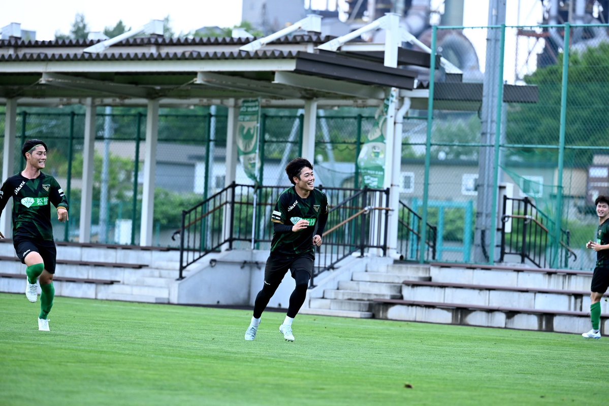 TokyoVerdySTAFF's tweet photo. Training Session ✔︎

本日（7/10）より北海道 北斗市にてトレーニングキャンプがスタートしました！

練習の瞬間に生まれる笑顔をお届けします😊

#北斗市トレーニングキャンプ
#verdy #東京ヴェルディ #東京V https://t.co/6U1AK3lKbd