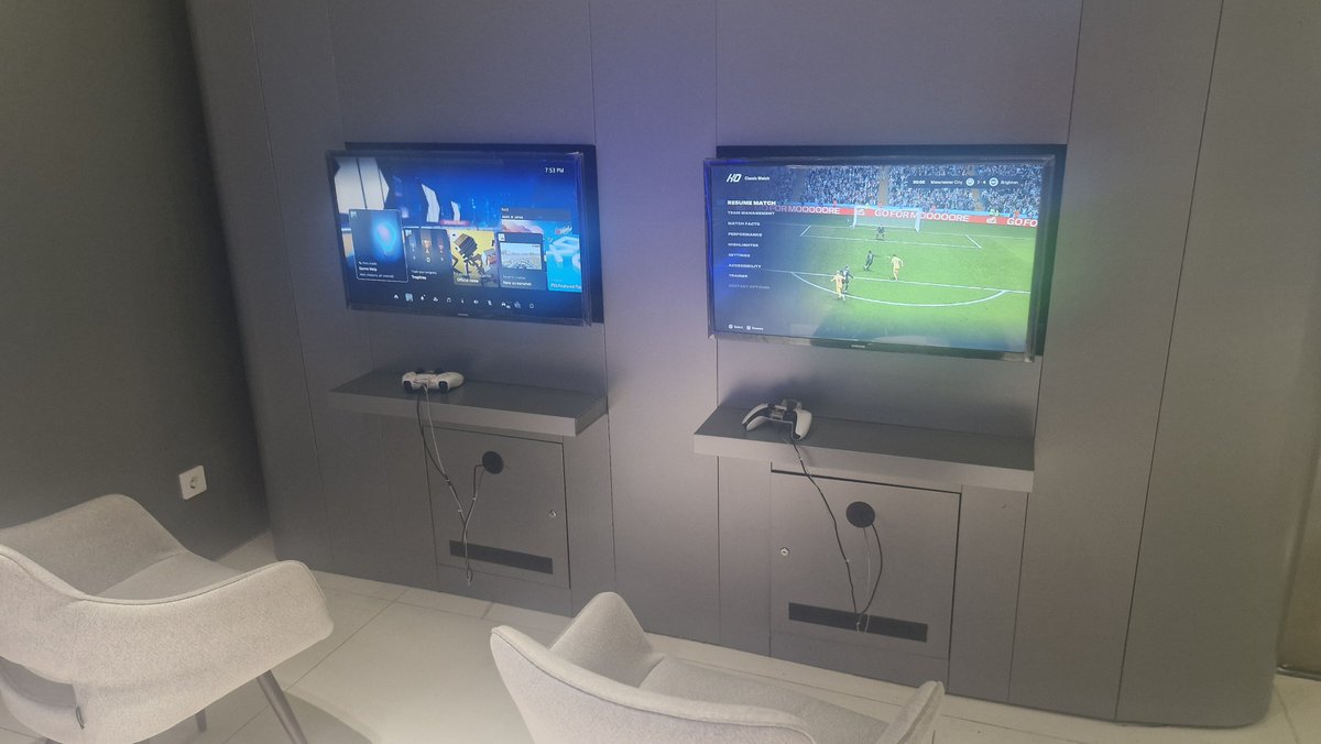 ironhidev4's tweet photo. airport got some ps5s with games (shocker!) and like two or three arcade games

one of these arcade games (some basketball hoops) apparently work under some license which had already expired lol https://t.co/kRGXwa08rJ
