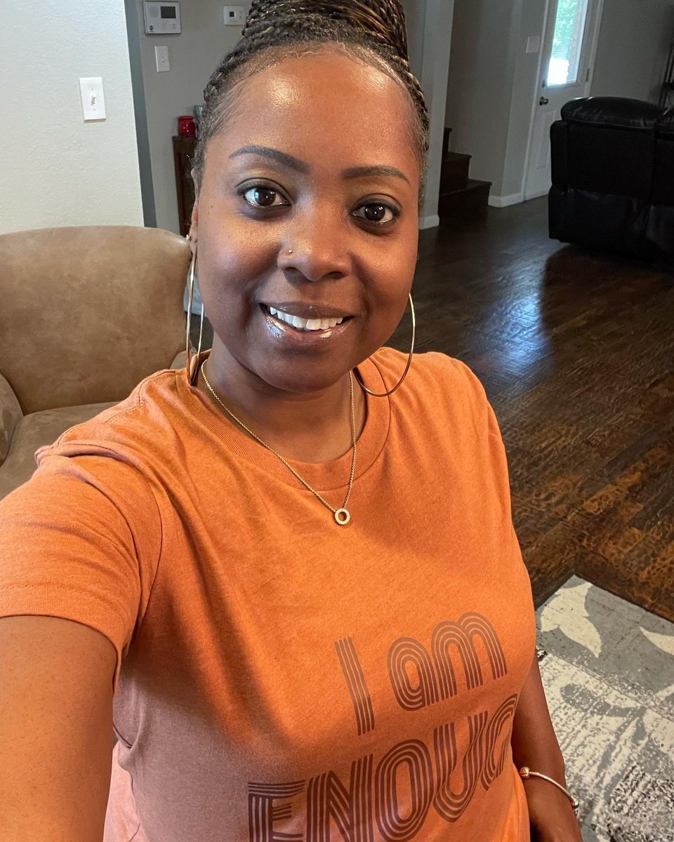 dryolodnp01's tweet photo. TGIF!!! Remember... If you encourage yourself, you won't have to rely on others to encourage you. But when they do.... It's a bonus! 🥰🥰🥰 Thanks again, sis!! 😘 Ashley Rawls Love the positive message!! 🤎🧡🤎🧡
#iamenough
#onlypositivevibes
#friendsvibes https://t.co/LLsFe0xQU4