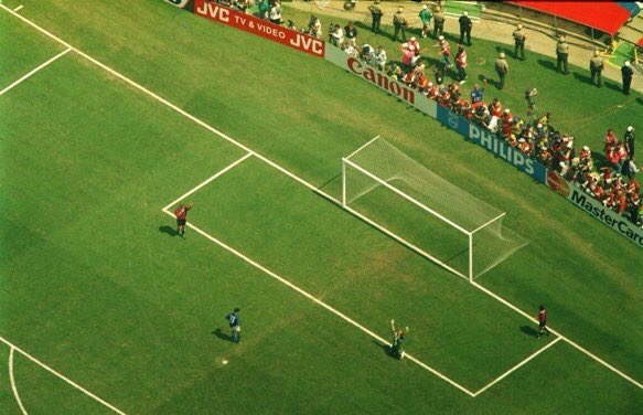 ExtremeFootbal4's tweet photo. 30 years ago today, 1994. #Baggio https://t.co/oUEaDMJRFD