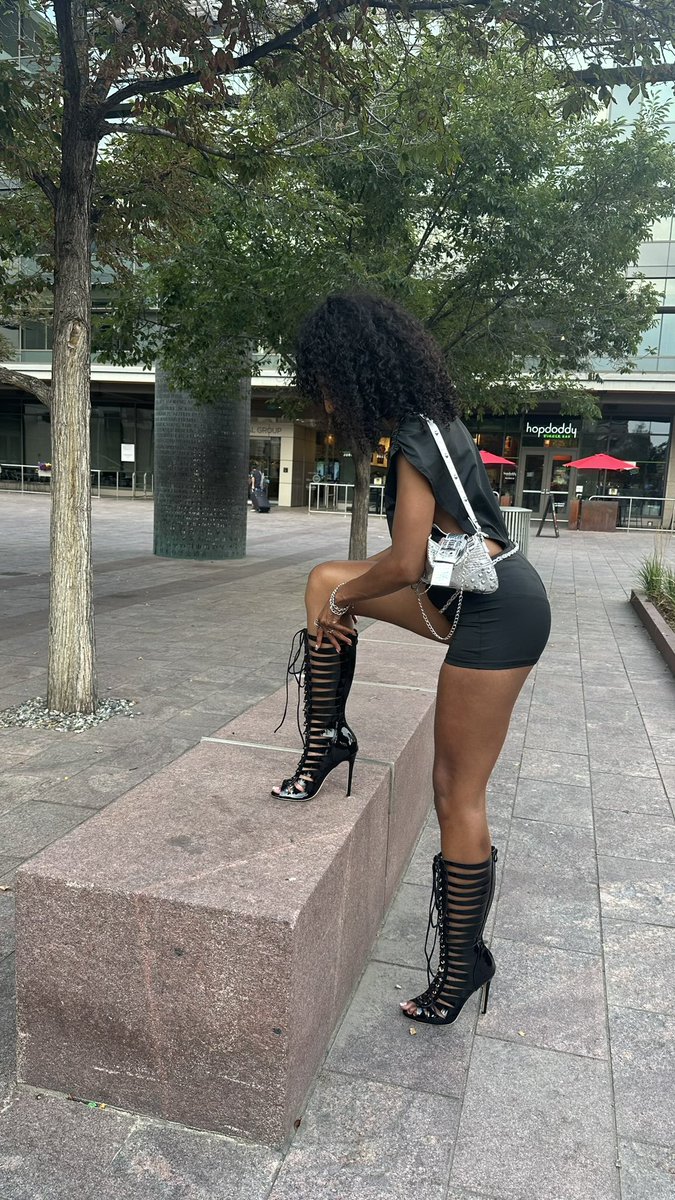 janae21's tweet photo. You miss me yet ? 😏🫦 https://t.co/EVizAE9mYK