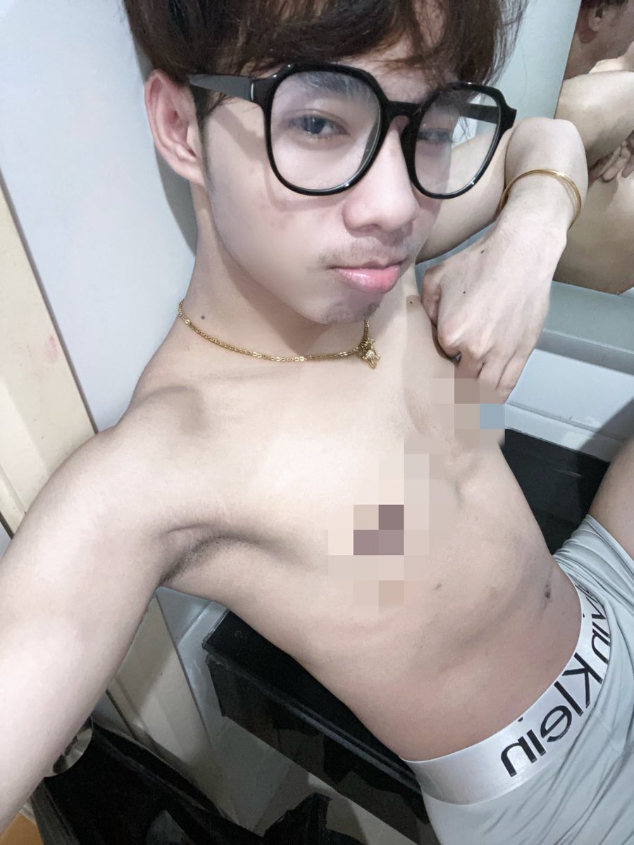 Mengab3l's tweet photo. 👅🐸សាច់ដុំកង្កែប https://t.co/AWK994nmDf