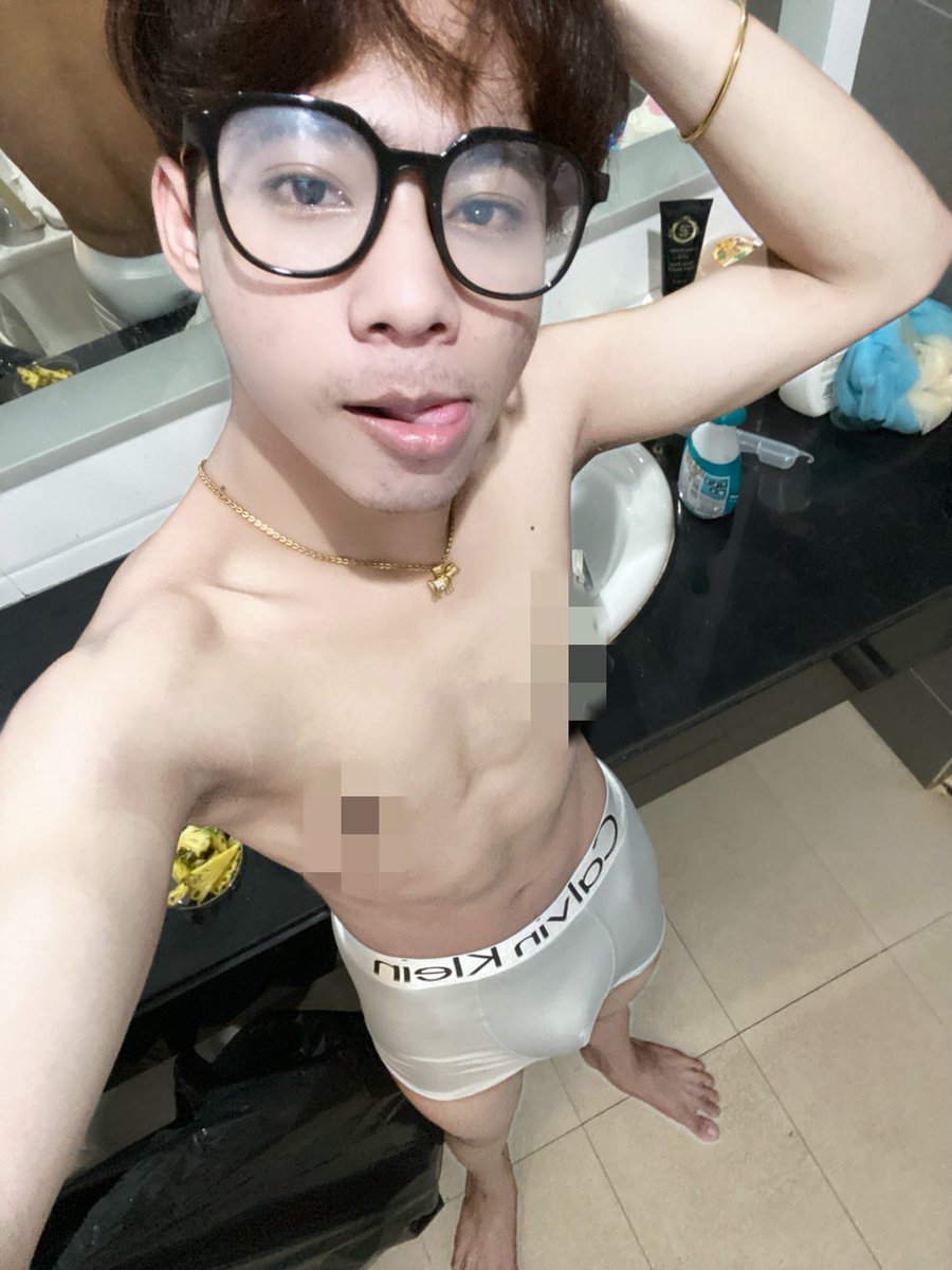 Mengab3l's tweet photo. 👅🐸សាច់ដុំកង្កែប https://t.co/AWK994nmDf