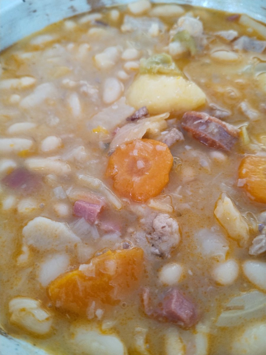VickyNevado's tweet photo. Mi pa me ha traido la comidita jijiji https://t.co/SQG8UpSnJP