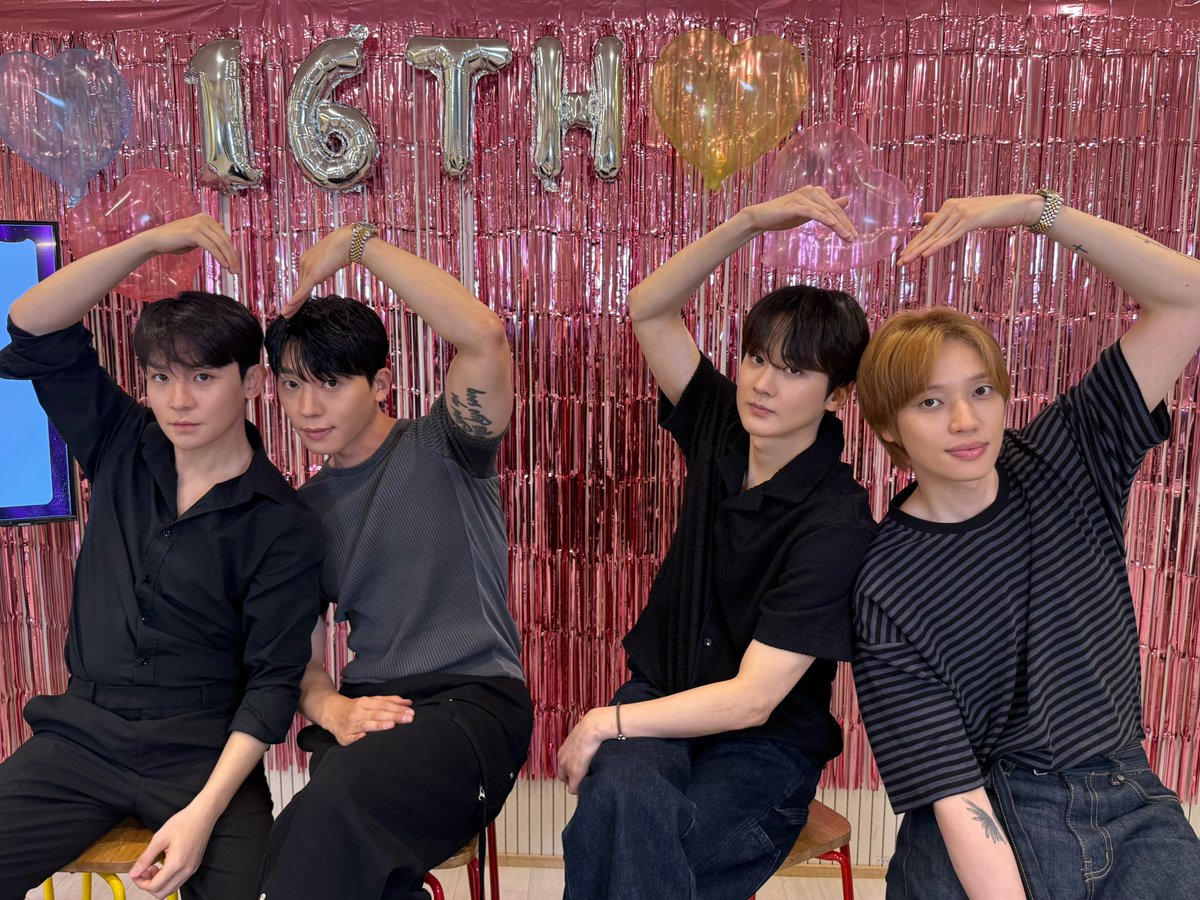 TEEN_TOP's tweet photo. 🏆TEEN TOP 16th Anniversary🏆

엔젤과 함께 하는 16번째 생일 🎉
올해도 축하해 줘서 고맙고 곧 만나자! 
엔젤 사랑해 🪽💜

#TEENTOP #틴탑 
#CHUNJI #천지 #NIEL #니엘 
#RICKY #리키 #CHANGJO #창조 
#틴탑과_함께함_눈부신_16번째_여름날
#SWEETsixTEENTOP https://t.co/QloRp9xlKg