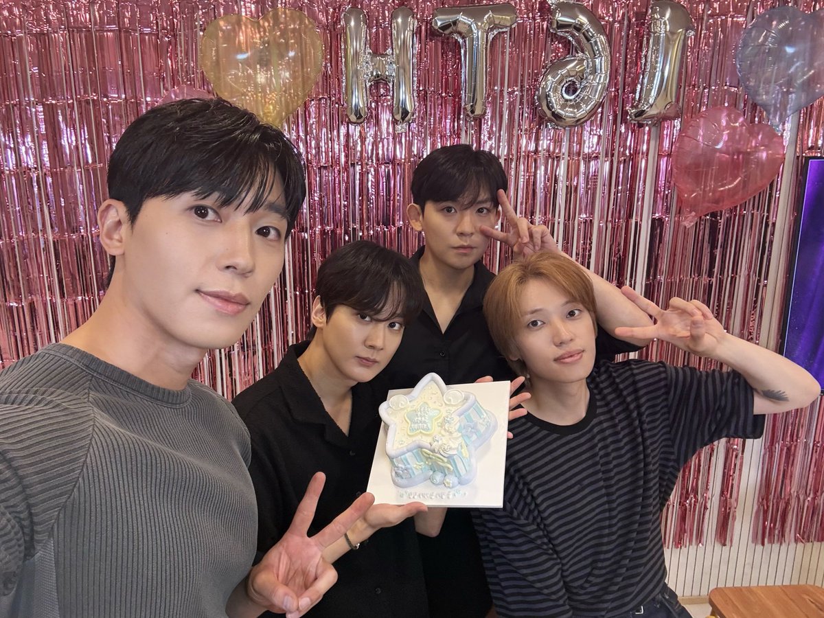 TEEN_TOP's tweet photo. 🏆TEEN TOP 16th Anniversary🏆

엔젤과 함께 하는 16번째 생일 🎉
올해도 축하해 줘서 고맙고 곧 만나자! 
엔젤 사랑해 🪽💜

#TEENTOP #틴탑 
#CHUNJI #천지 #NIEL #니엘 
#RICKY #리키 #CHANGJO #창조 
#틴탑과_함께함_눈부신_16번째_여름날
#SWEETsixTEENTOP https://t.co/QloRp9xlKg