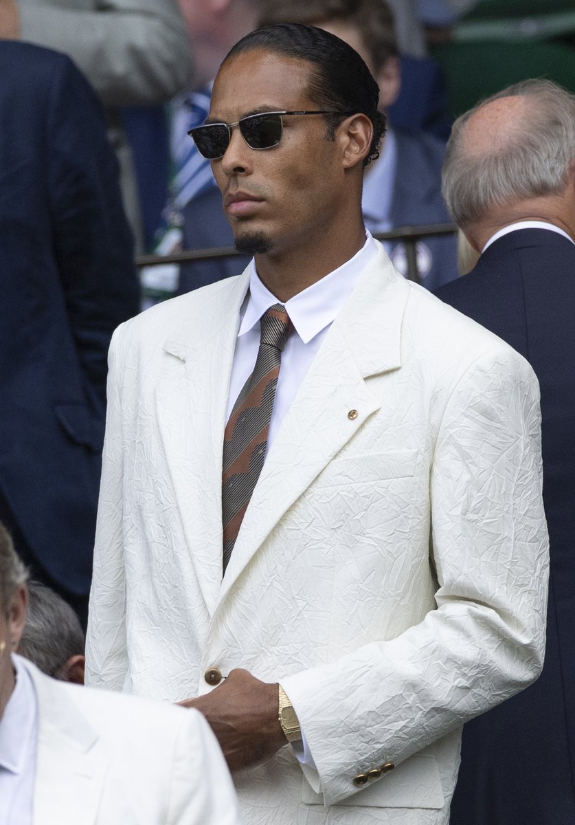 Wimbledon's tweet photo. 😎 @VirgilvDijk

#Wimbledon | @LFC https://t.co/EuPw0TzI5H