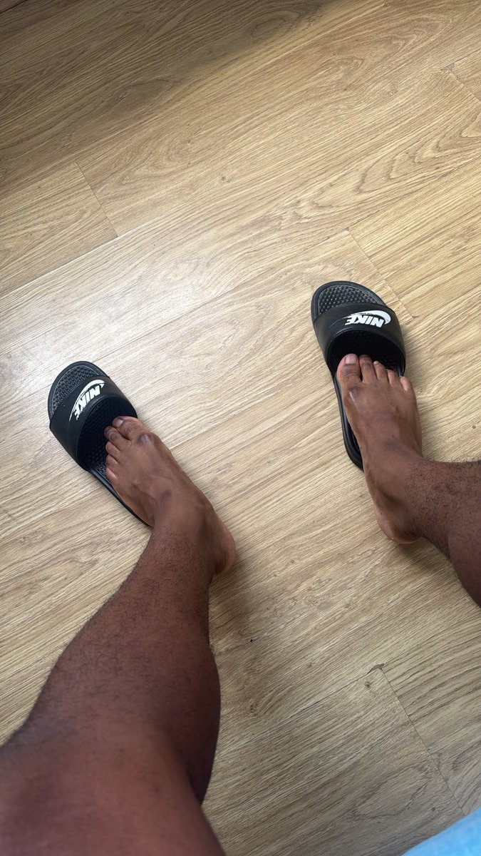 MasterJordanXXX's tweet photo. Tell me How Bad You Want These Feet 😵‍💫🦮 

#Feet #FeetWorship #Findom https://t.co/FzvrkGBAcL