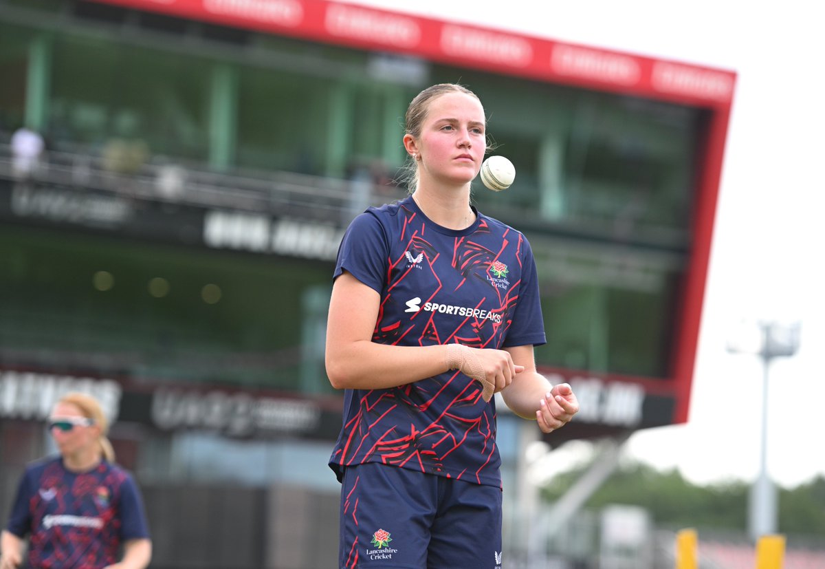 LancsCricketWMN's tweet photo. #WarOfTheRoses ready. ๐
We'll have your toss & team news at 2.30pm ahead of a 3.00pm start at Emirates Old Trafford Cricket Ground!
โก๏ธ #StrikeTogether https://t.co/0Ohk7qtRxW
