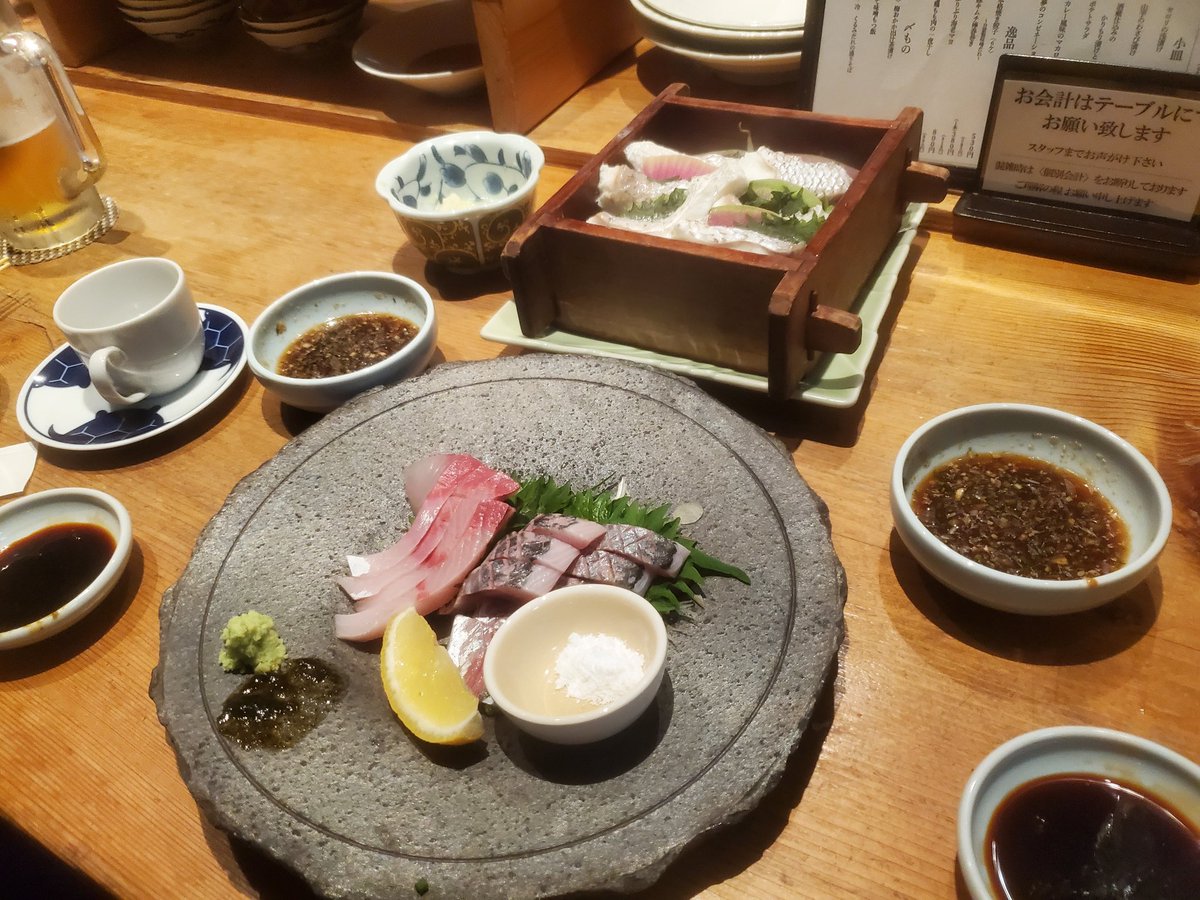 shevpinko's tweet photo. おうち近くの鶴亀っておいしいお店に久々におじゃましたぽよ
せいろ蒸しもお造りも日本酒もおいしかった(*ゝω･*) https://t.co/IdEfW36eD2