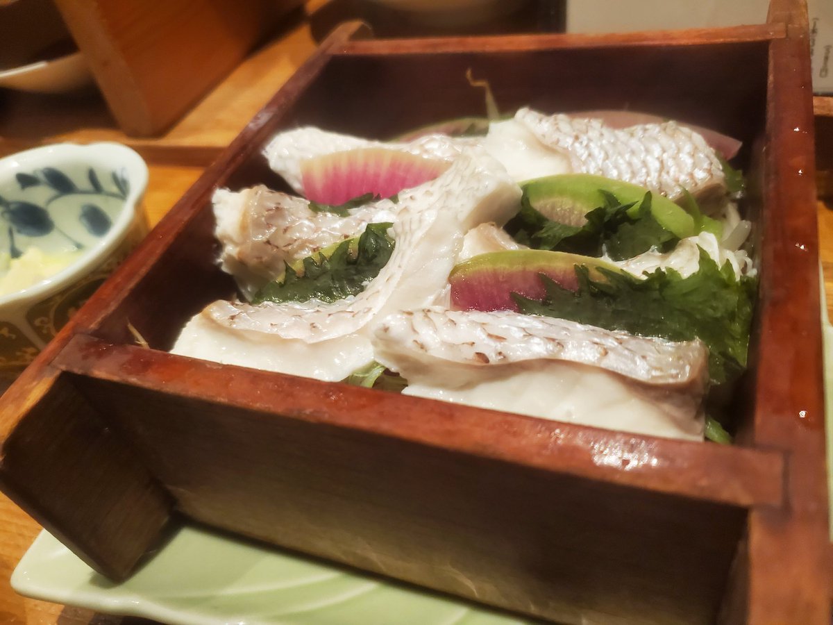 shevpinko's tweet photo. おうち近くの鶴亀っておいしいお店に久々におじゃましたぽよ
せいろ蒸しもお造りも日本酒もおいしかった(*ゝω･*) https://t.co/IdEfW36eD2