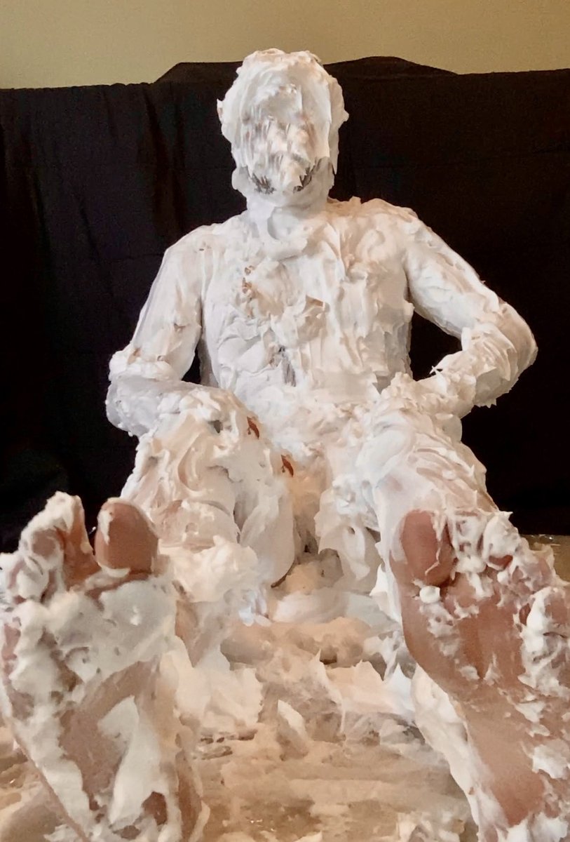 PieMe84's tweet photo. Covered in so much pie https://t.co/wzaz0rR6o1