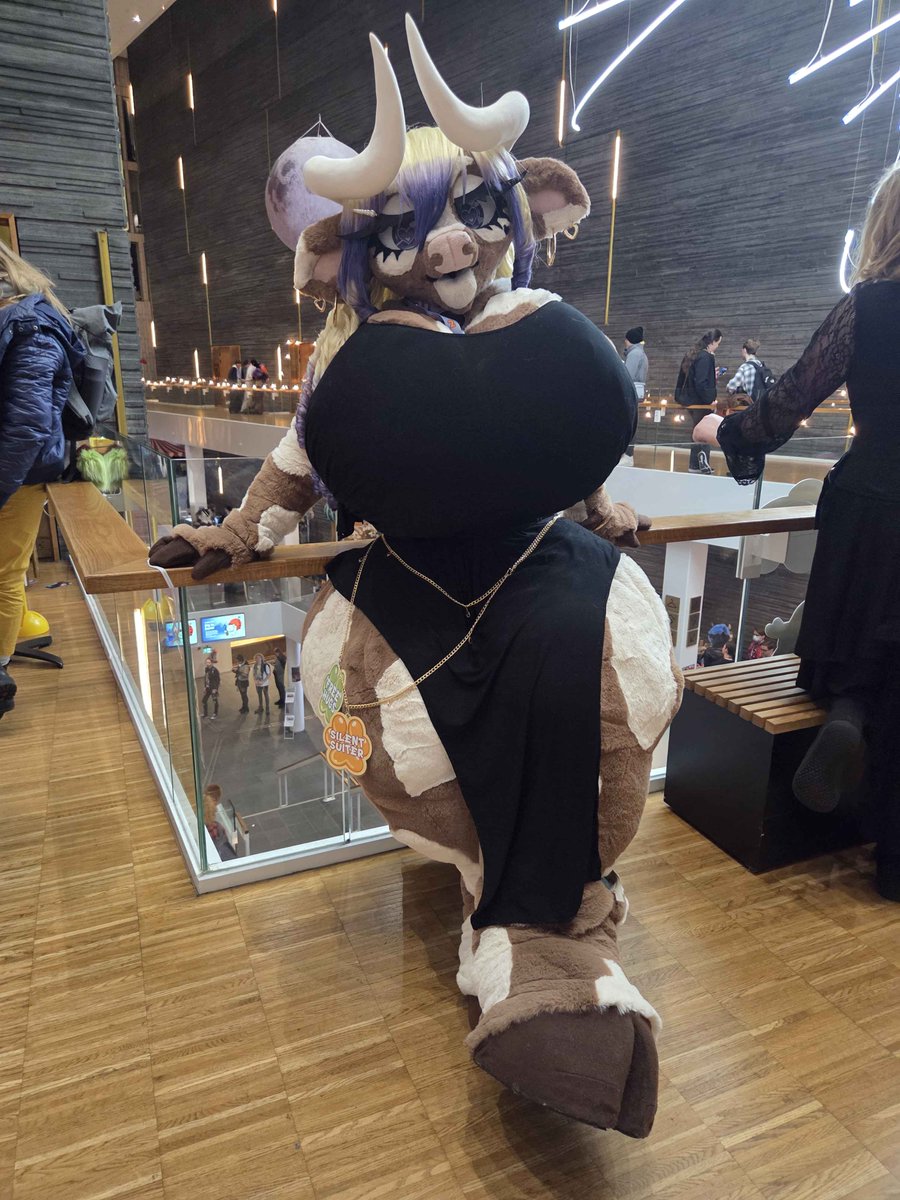 Milka_thecow's tweet photo. Happy #fursuitfriday I still don't have anything new to post yet unfortunately. I am working on a new outfit atm that I will do a photoshoot with as soon I am done with it.🪡🧵📷
The pictures where taken by Alisairie on bluesky. #NFC2026 #fursuit #furry #thicc #bimbo #cow https://t.co/lhTpnUCKHu
